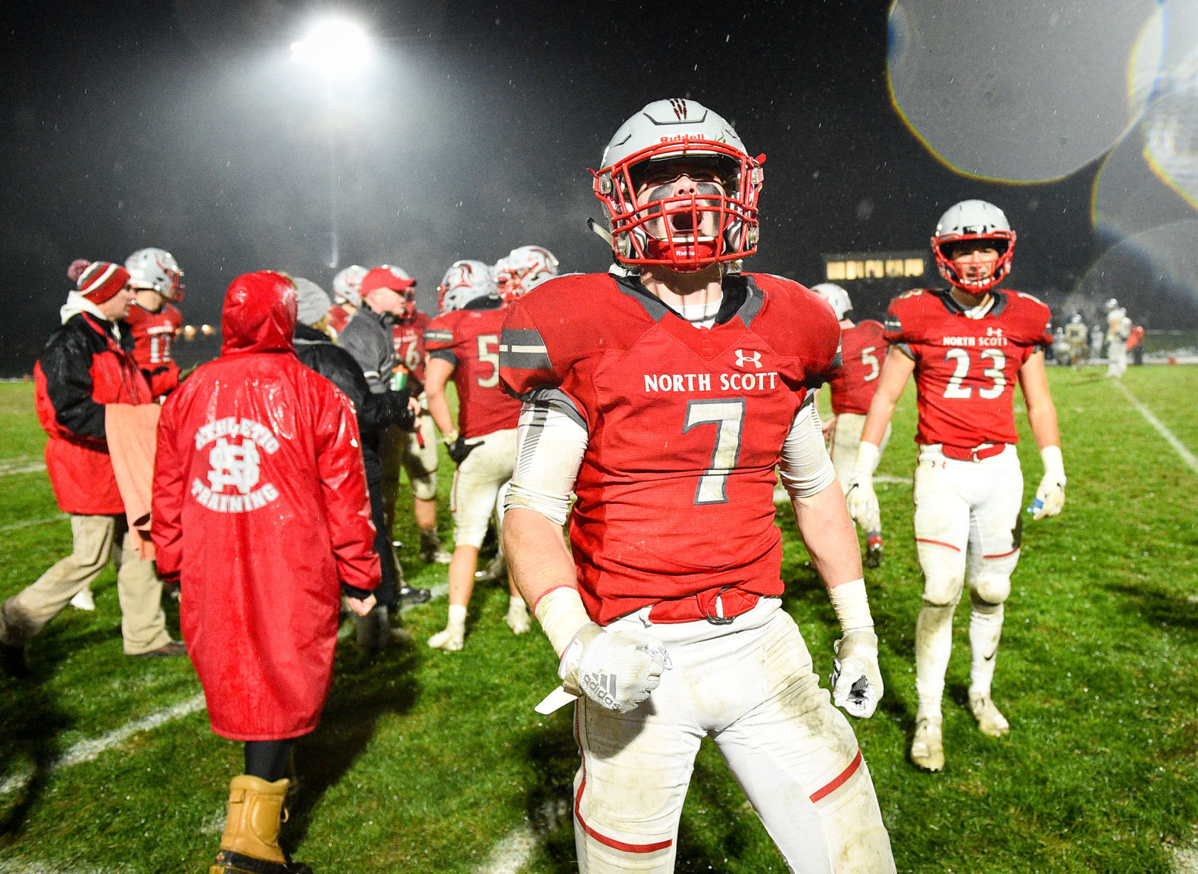 110119-qct-spt-ns-xavier-fball-065a.jpg